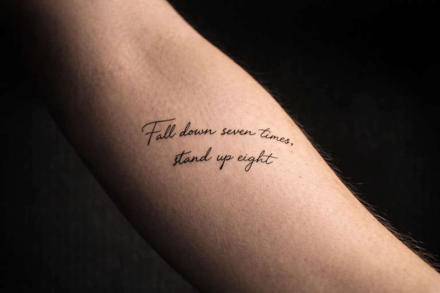 ลายสักตัวอักษรหรือคำคม (Lettering)